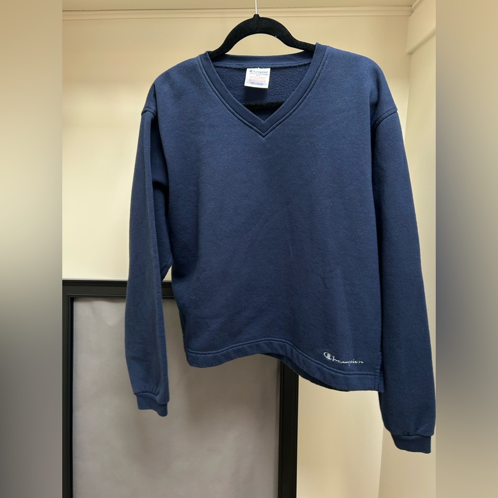 Champion Vintage Blue V-Neck Sweatshirt. XL. Unisex.